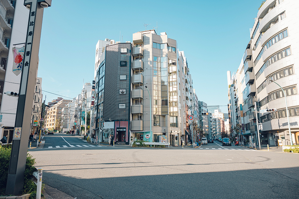 交差点の対角右側